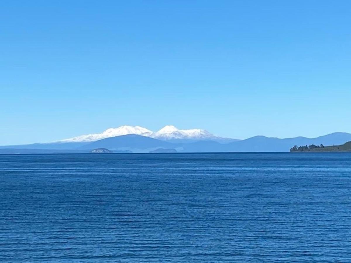Lake Taupo Motor Inn Bagian luar foto